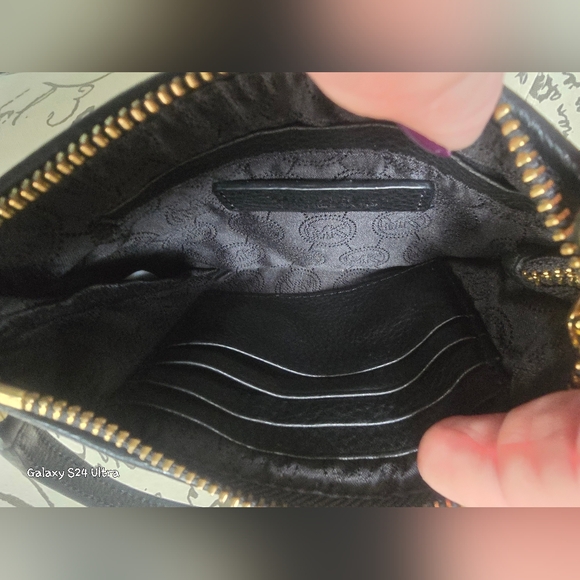 MICHAEL Michael KORS Sequined & Leather Wristlet EUC 7.5"×4" - Picture 7 of 12